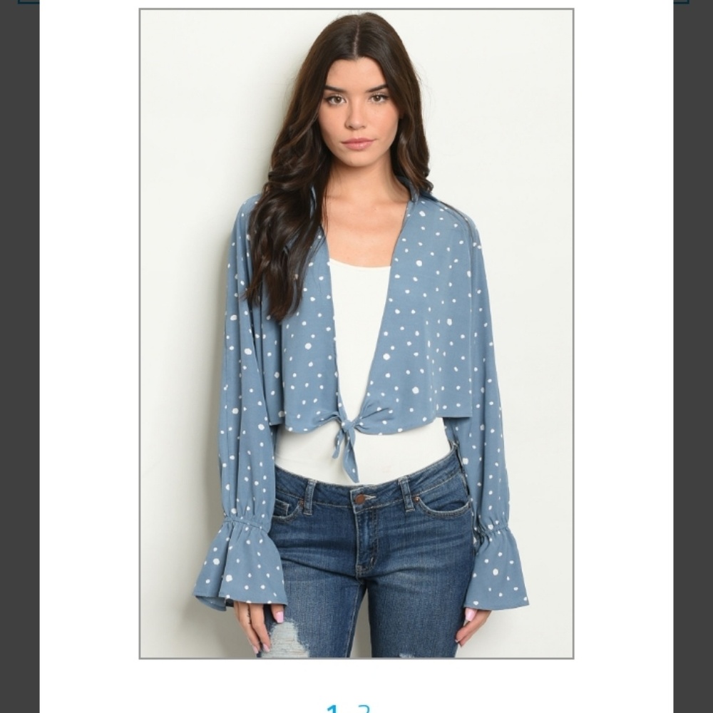 SALE🤑 Blue and White top